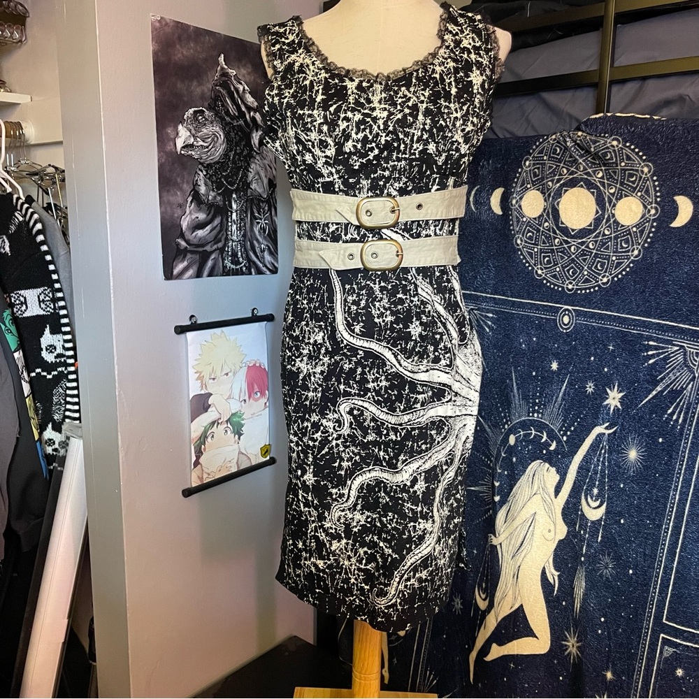 “Too Fast” Alien Dress